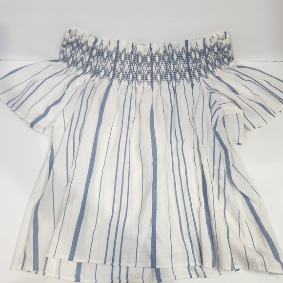 4x$25 1. State off the shoulder striped white top size medium - Picture 10 of 10